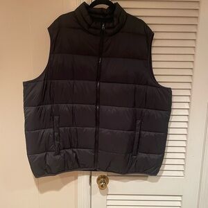 SwissTech Black Puffer Vest